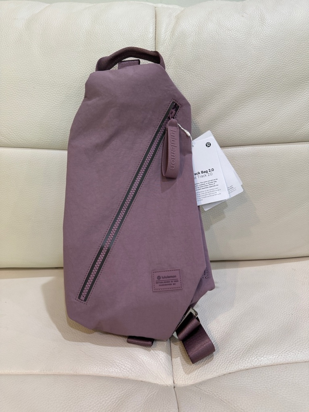 Lululemon Fast Track Bag 2.0 9L Lavender Lux-LU9CDGS LVLX - Picture 5 of 17